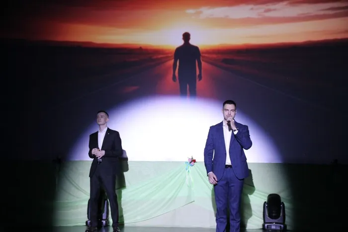 очемпоютмужчинсовременник3