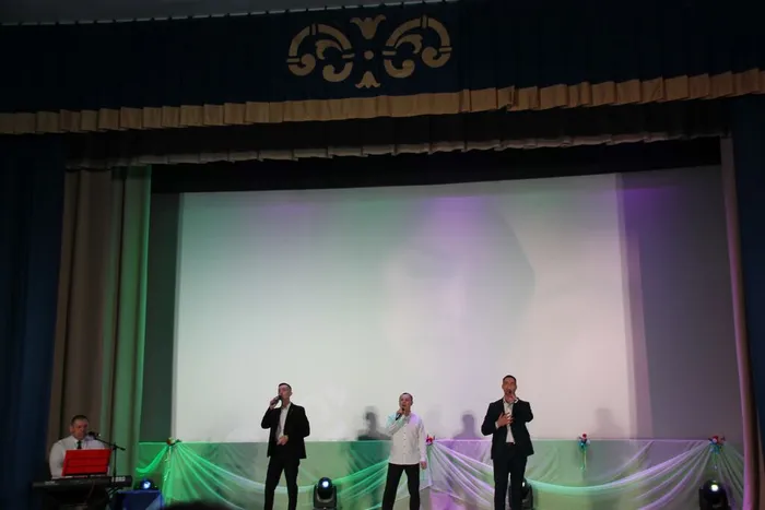 очемпоютмужчинсовременник